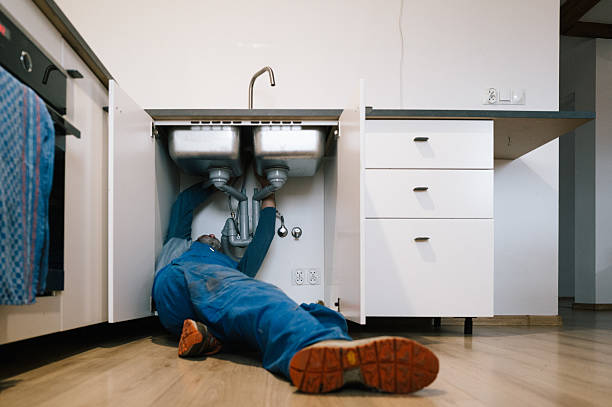 Professional Leak Detection technician working in Buffalo, IL